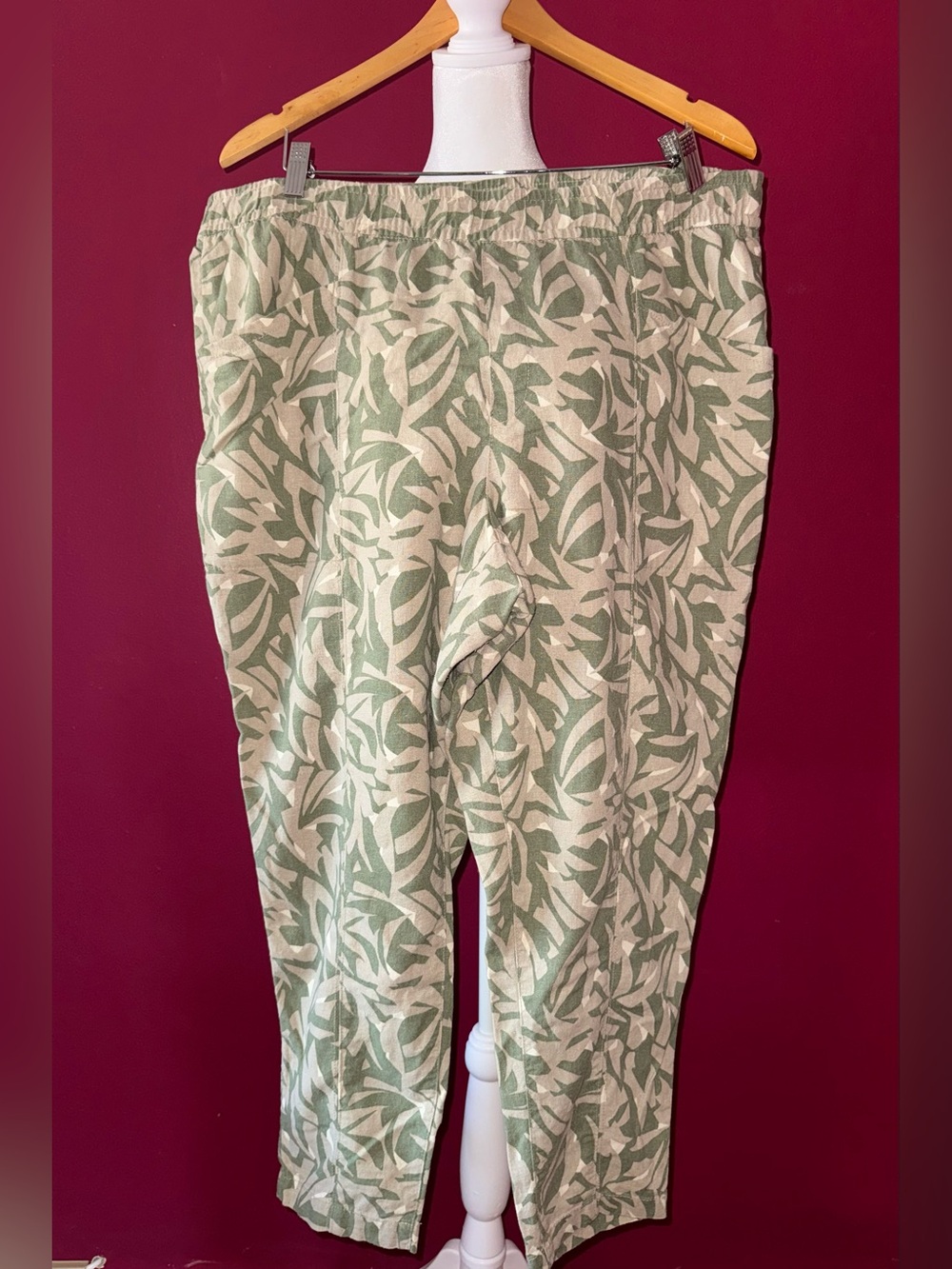 Old Navy Sage Leaf-Print Linen Blend